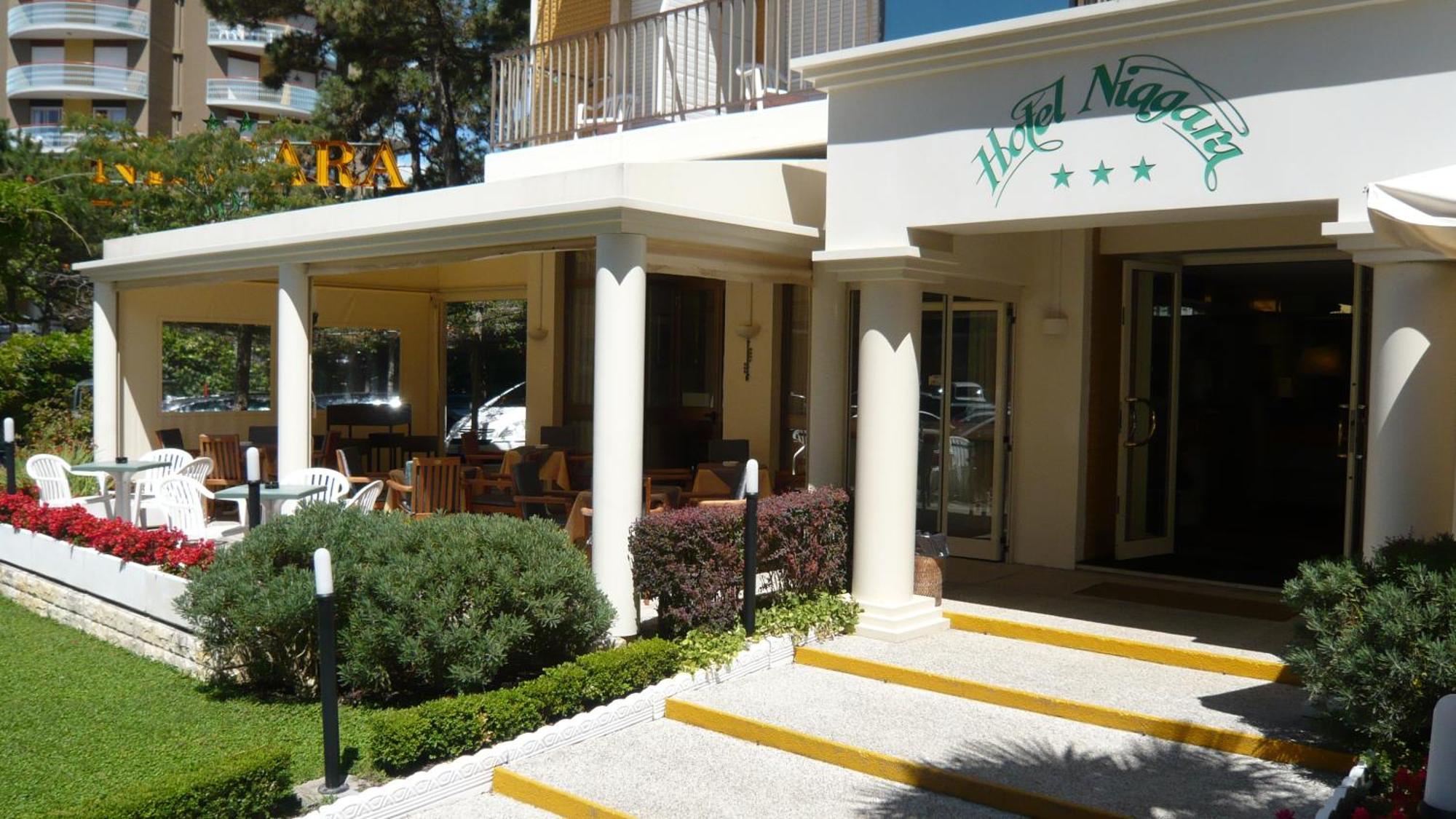 Hotel Niagara Lignano Sabbiadoro Exterior photo