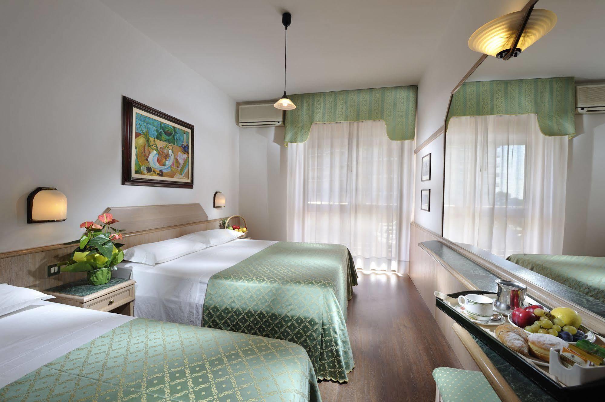 Hotel Niagara Lignano Sabbiadoro Exterior photo